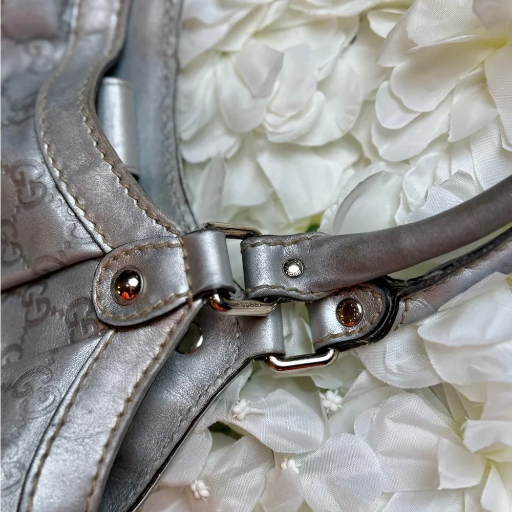 Gucci Sukey Metallic Silver Shoulder Bag With Charm- Authentic - Picture 6 of 17